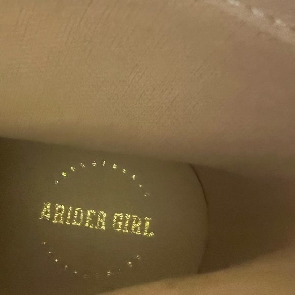 Arider Girl NWOB from Buckle Brown & White Stacked Leather Boots size‎ 7 - Picture 4 of 7